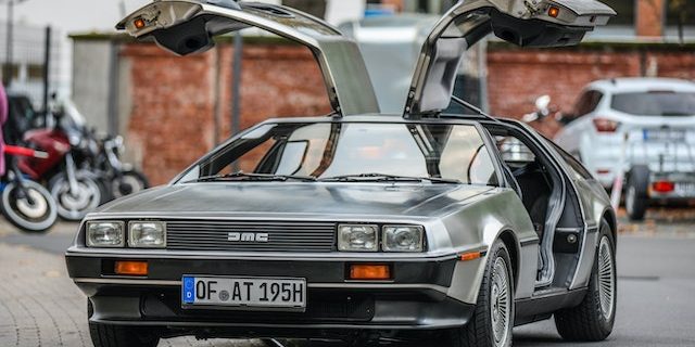 pexels-dante-juhasz-13718631 Delorean